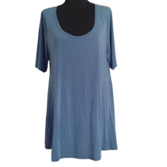 LuLaRoe Tops - Lularoe L Perfect Tee solid blue hi-low hem soft